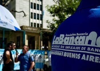 Bancarios recibirán aumentos salariales equivalentes a la inflación