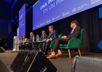Marcelo Orrego en la UIA: “Empezaremos a ver con mayor claridad una recuperación de nuestro país”