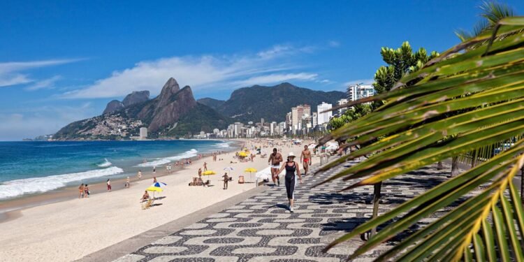 Con precios más económicos que en la costa, Brasil conquista a los argentinos para el verano