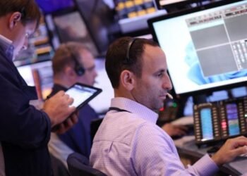 Buenas noticias: el Merval subió y el Riesgo País continúa bajando