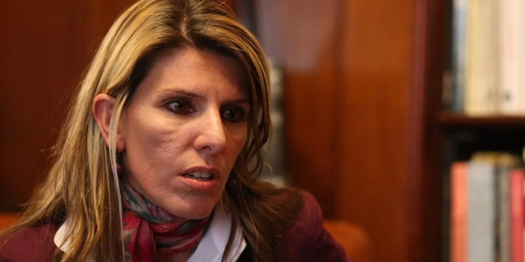 La jueza Sandra Arroyo Salgado ordenó 13 allanamientos, pidió el desafuero del senador Edgardo Kueider y dispuso la captura de su secretaria