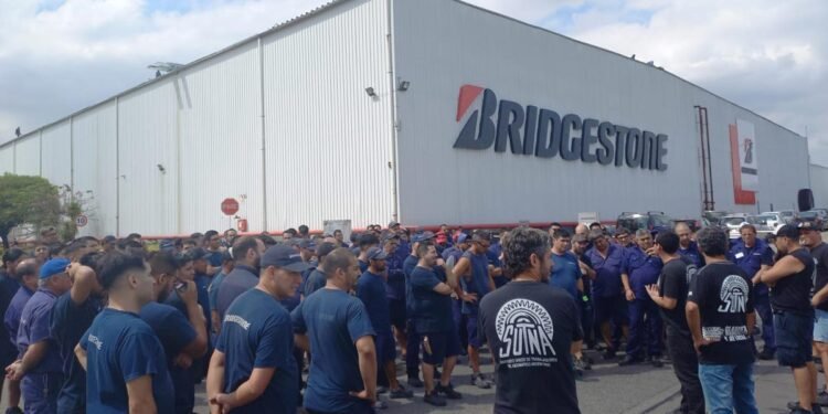 Sigue el conflicto de intereses que enfrenta la fabricante de neumáticos Bridgestone con sus trabajadores