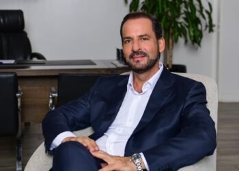 Escobar: todos los estudiantes secundarios tendrán formación en idioma y habilidades digitales