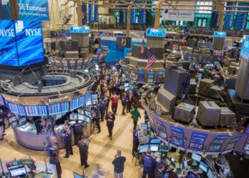 Mercados: las acciones argentinas cayeron hasta 8% en Wall Street y el riesgo país superó los 700 puntos