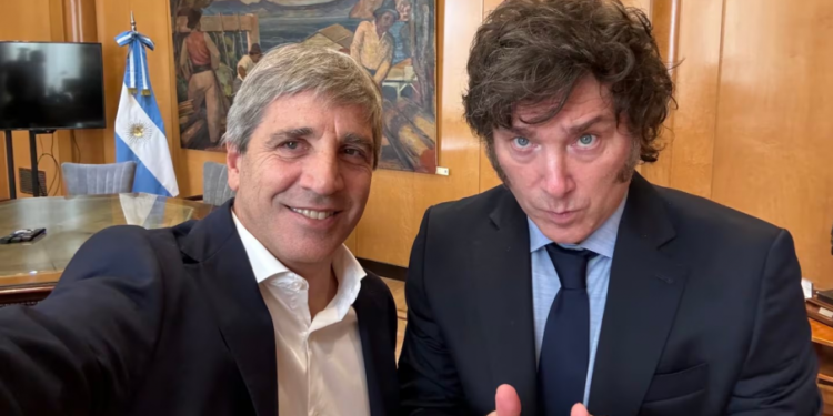 Caputo anuncia cambios en Economía: cierre de áreas y creación de nuevas secretarías