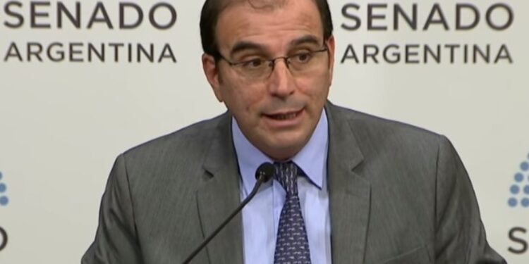 Manuel García-Mansilla juró como juez de la Corte Suprema ante Horacio Rosatti