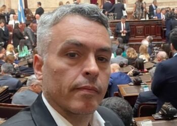 Dura crítica de Esteban Paulón a Milei por sus ataques al colectivo LGBTIQ+