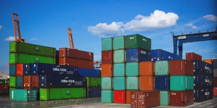 Medida gubernamental impulsa la importación de bienes usados