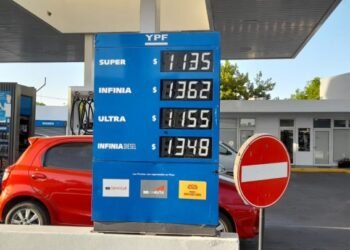 Nuevo desplome del petróleo: ¿alivio en las naftas?