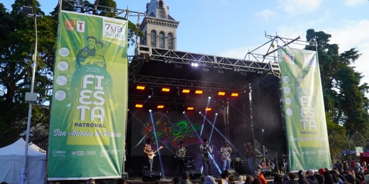 MULTITUDINARIA FIESTA PATRONAL EN SAN ANTONIO DE PADUA