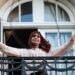Cristina Kirchner preguntó a la Justicia si tiene permitido salir o no al balcón durante su prisión domiciliaria