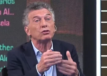 Riesgo país: Economía apunta a Macri. Tras elecciones, el riesgo país caerá (Economía).