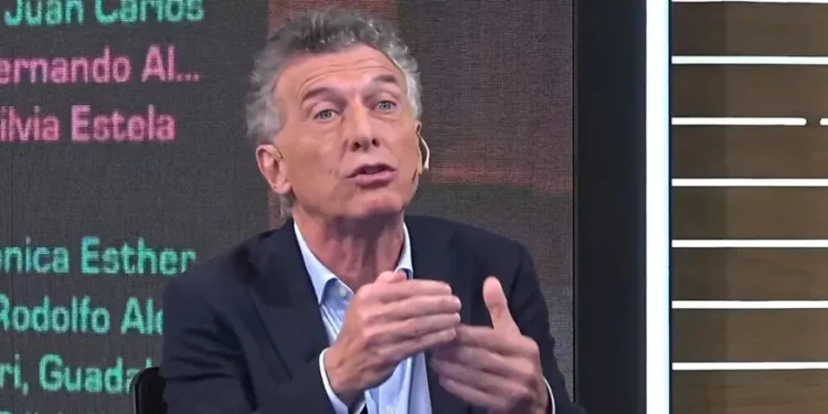 Riesgo país: Economía apunta a Macri. Tras elecciones, el riesgo país caerá (Economía).