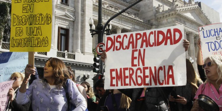 Un juez federal declaró nulo el veto de Milei a la Ley de Emergencia en Discapacidad