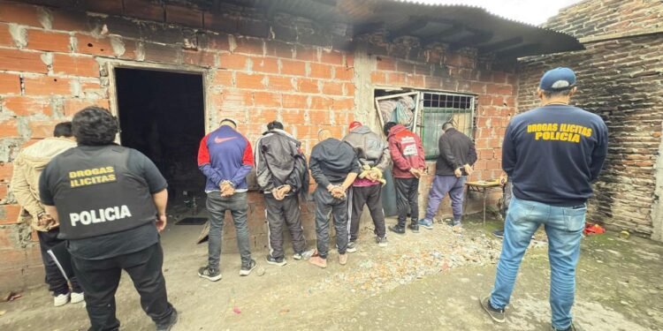 Gran golpe al narcotráfico en merlo: derribaron un búnker de drogas,hay tres detenidos