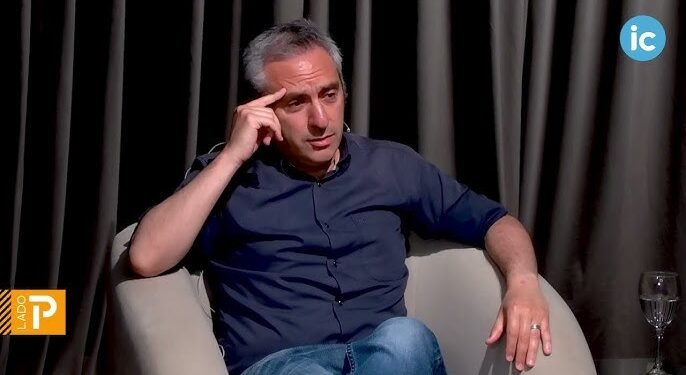 Gobierno en crisis, advierte Larroque