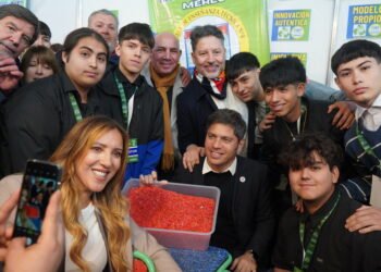 Menéndez recibió a kicillof en la expo “Hecho en merlo”