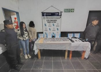 Desbaratan un punto de venta de droga en barrio matera: hay tres detenidos