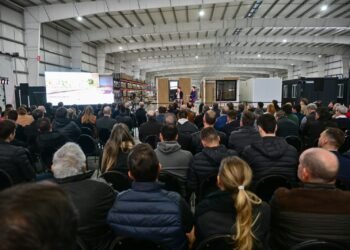 Los empresarios de Escobar presentaron junto a Ariel Sujarchuk inversiones por $977 mil millones que generarán más de 4000 empleos genuinos