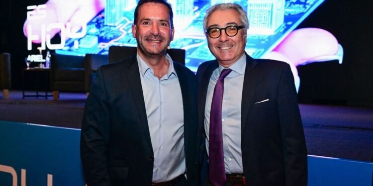 Ariel Sujarchuk estuvo acompañado por destacadas personalidades en la presentación de su primer libro, “Mañana es Hoy”, en el Museo Malba