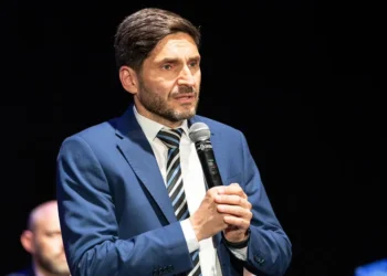 Pullaro se desmarca del Gobierno y lanza advertencia K.