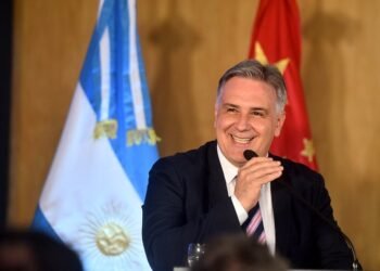 La economía no aguanta sin EE. UU., dice Llaryora.