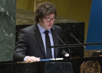 Acusación de Milei: kirchnerismo “negoció con la narcodictadura de Chávez”.