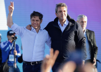San Martín vibró con el cierre de Fuerza Patria junto a Kicillof y Massa