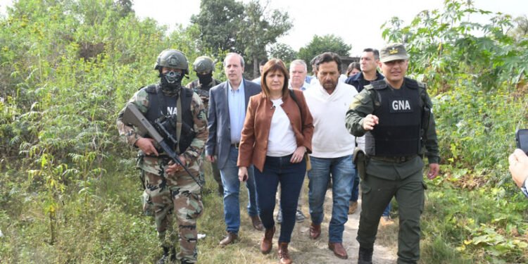 Seguridad de Bullrich en alerta en fronteras de Brasil por violencia.