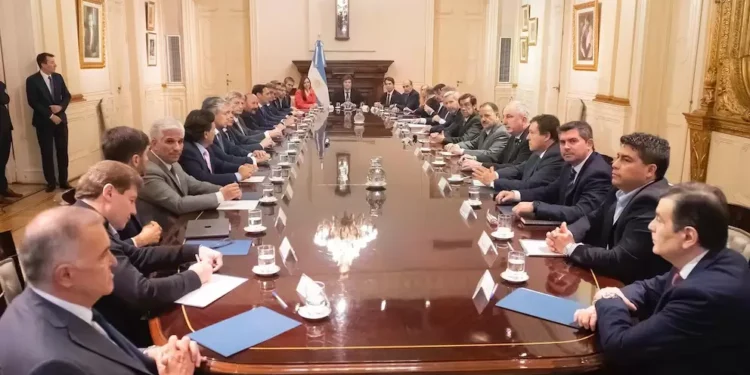 Milei convoca a su nuevo Gabinete en Rosada.