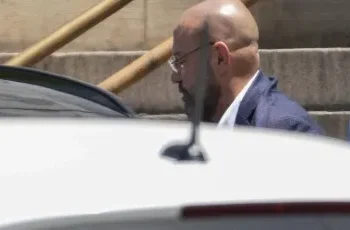 El titular de ANDIS no responde a las graves acusaciones.
