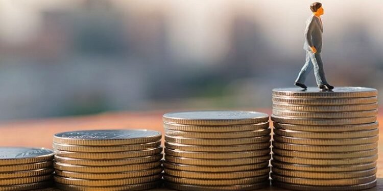 Bumeran reporta la primera baja mensual del salario pretendido.