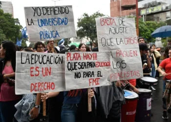 La crisis salarial docente: Casi 44% de pérdida con Milei