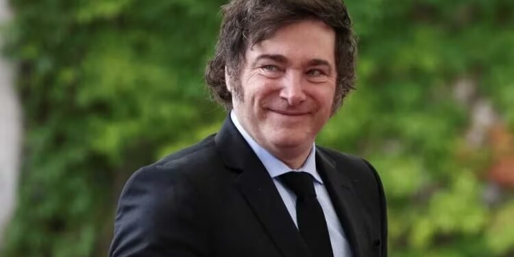 Triunfo electoral: Milei conmemora dos años y subraya su cumplimiento.