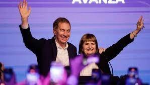 Ironía y traspaso: Bullrich deja el RENAPER en manos de Santilli.