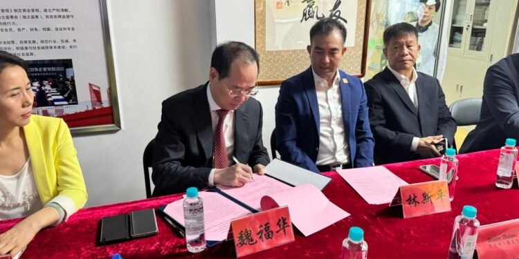 Firma de acuerdos de cooperación empresarial en fuzhou: un puente comercial entre merlo y la provincia de fujian