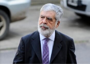 Misma defensa: Abogado K para De Vido.