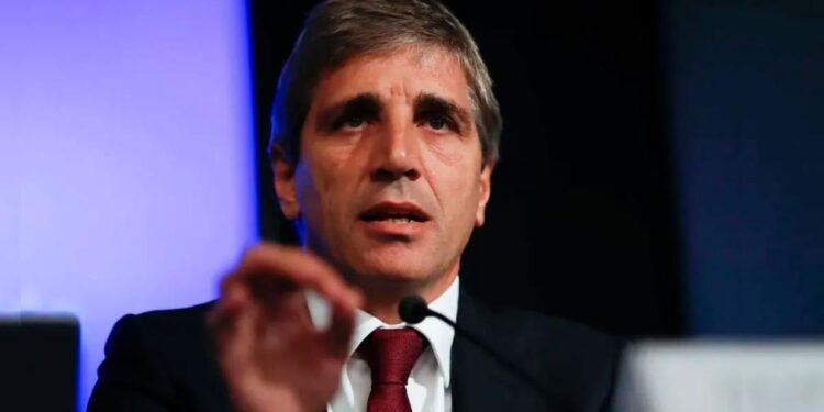 Menos del 9%: La tasa que busca Caputo para el bono.