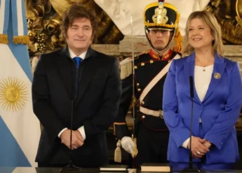 «Nadie pregunta»: Monteoliva pone el foco en policías heridos y critica a Grillo.