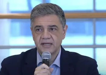 Debate caliente: Propiedad privada divide a Macri y Grabois.