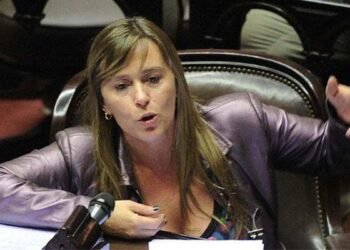 Ley de Inocencia Fiscal: el fuerte enfrentamiento entre Luis Caputo y Juliana Di Tullio.