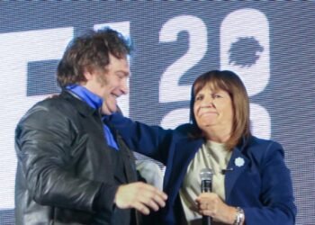 La ministra Bullrich: “Con la reforma, la historia cambia”.