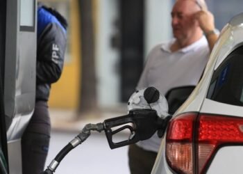 El Gobierno descarta una reducción de impuestos para frenar el aumento de los precios de los combustibles