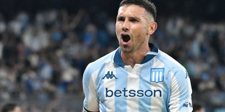 Racing se impone a Estudiantes RC con un claro 2-0 en la Liga Profesional