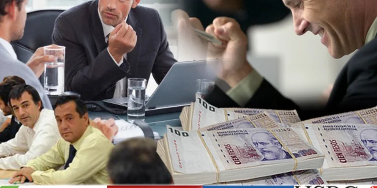 El crédito en pesos se mantuvo sin cambios, mientras crecen los préstamos en dólares