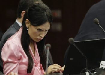 Controversia en Italia: indulto a Nicole Minetti, vinculada a Berlusconi, genera polarización