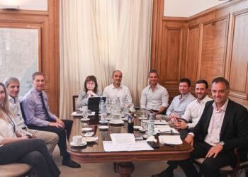 Reunión Política para Definir Agenda Legislativa y Detalles del Informe de Adorni