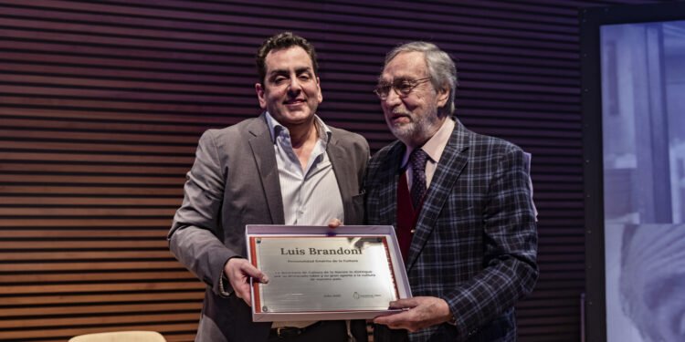 El Senado Rinde Homenaje a Luis Brandoni: Reconocimiento a su Trayectoria Artística y Compromiso Político