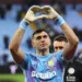 El gesto conmovedor de Dibu Martínez hacia un joven futbolista brasileño en la celebración del Aston Villa