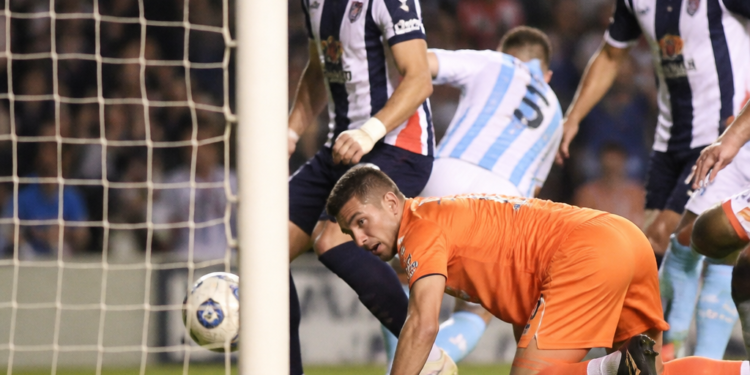 VIDEO: Un curioso error arbitral marca la derrota de Talleres ante Atlético Tucumán en la Copa Argentina